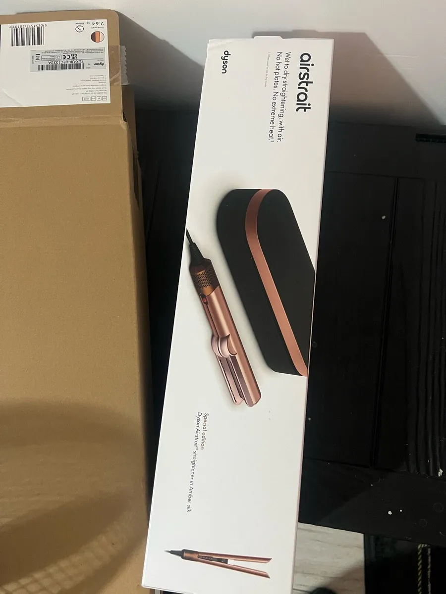 Dyson hair straightener and dryer - Image 2