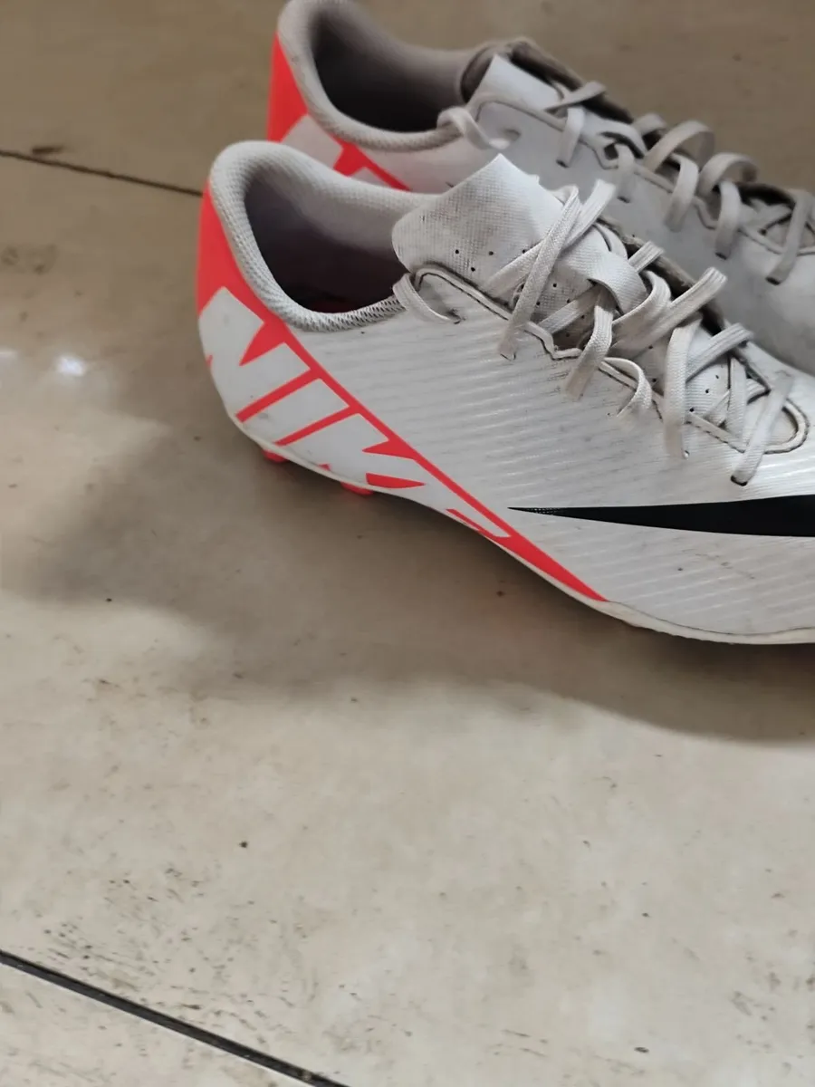 Football boots - Image 3