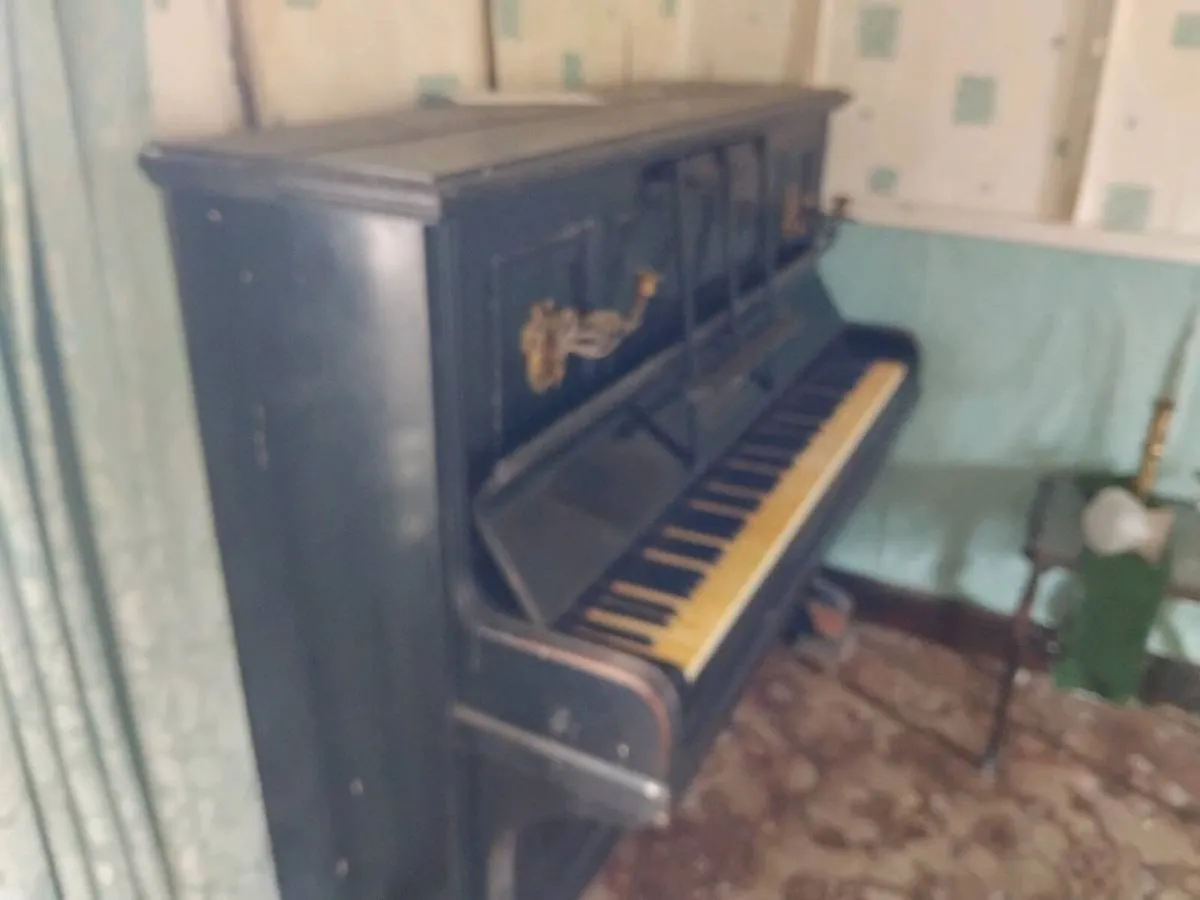 Antique piano - Image 3