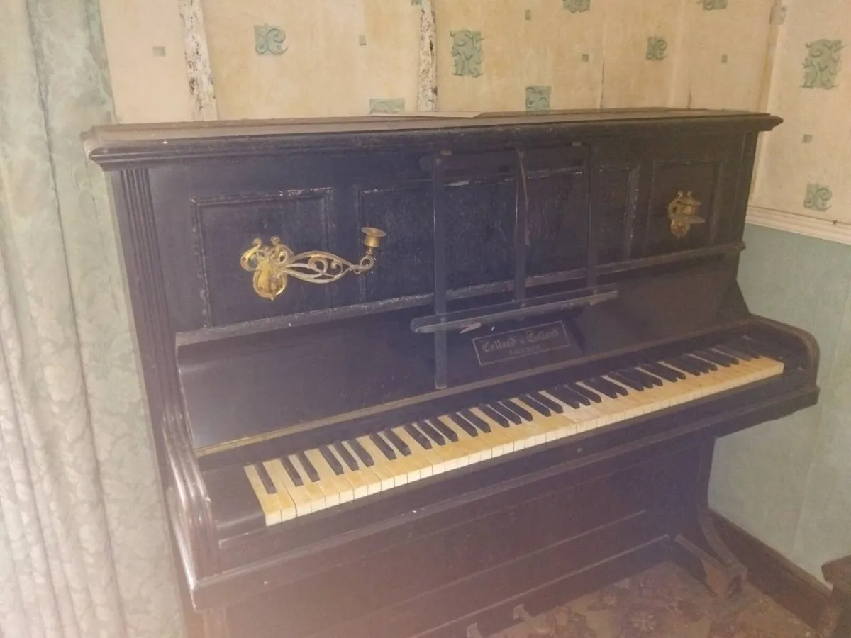 Antique piano - Image 2