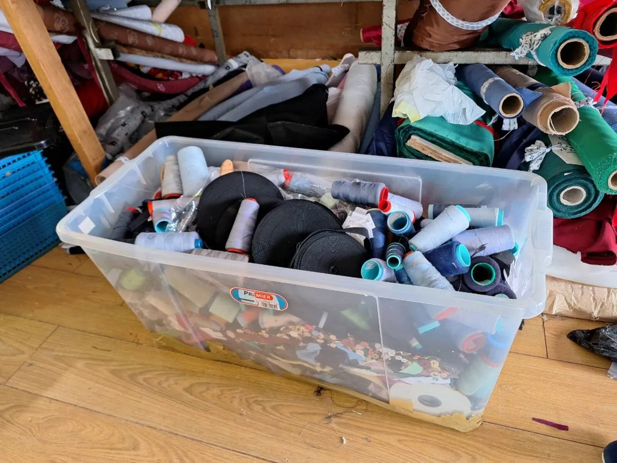 Box of threads and sewing accessories - Image 1