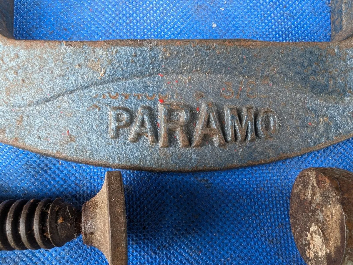 Pair of 4" G clamps by Paramo - Image 3