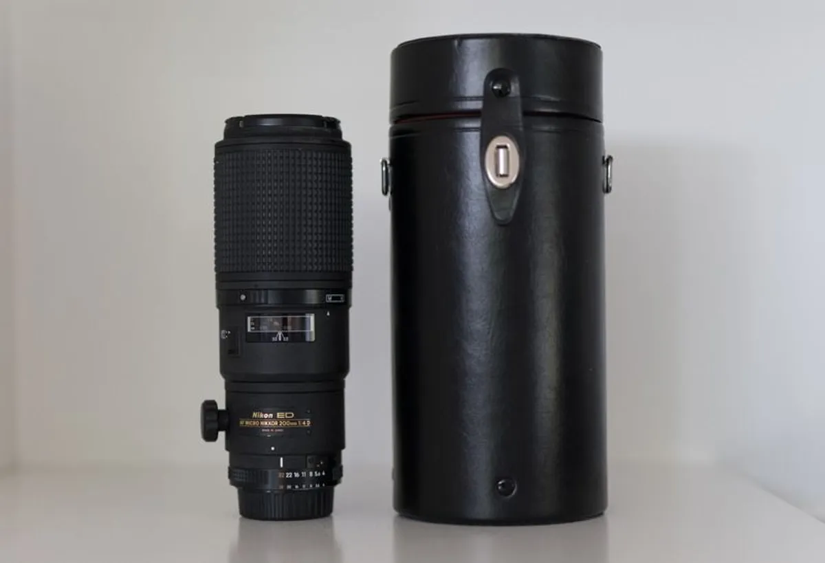 Nikon 200mm f4 Micro  F Mount - Image 4