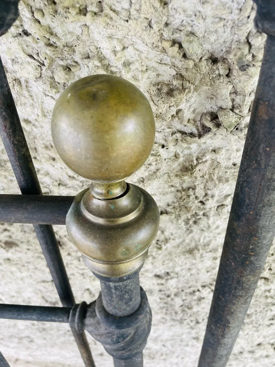 Antique iron bed with brass detail. - Image 3