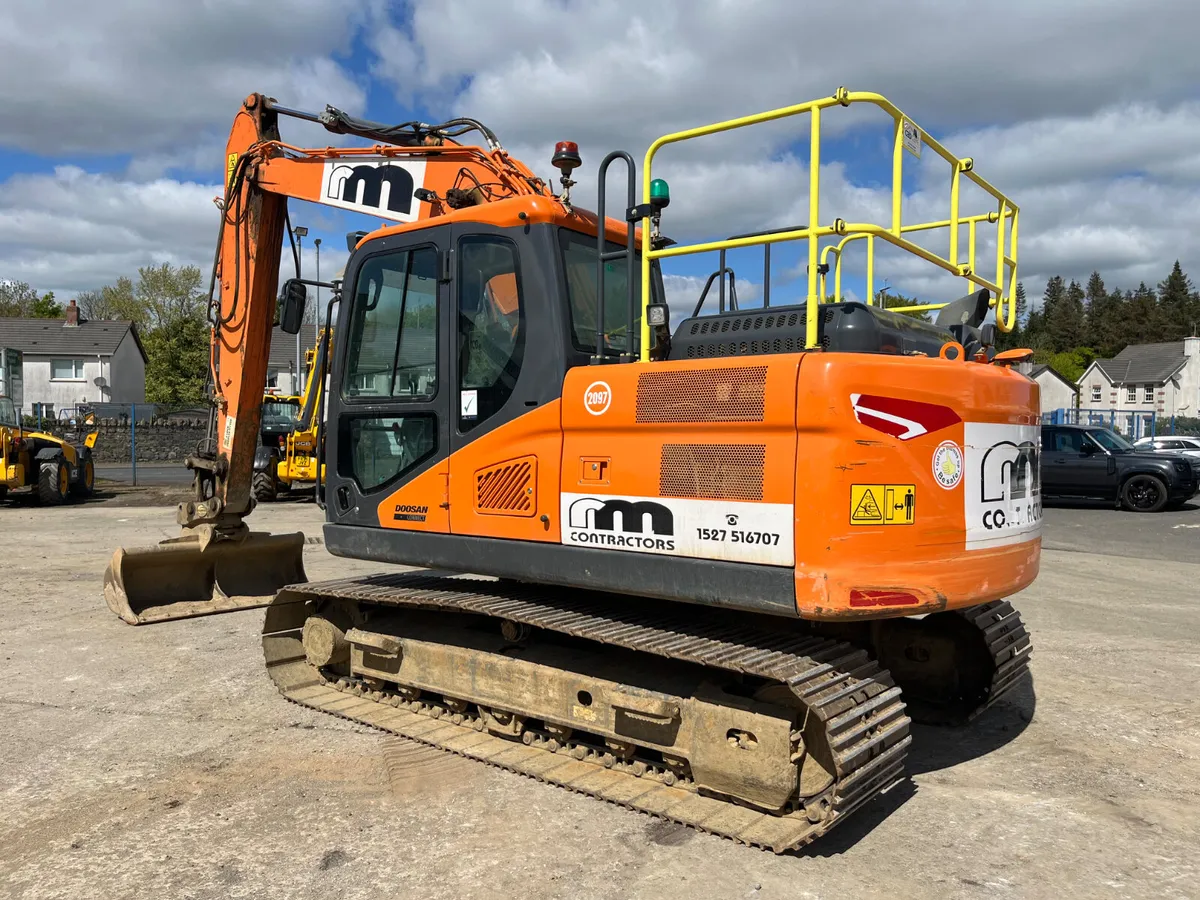 2022 Doosan DX140 LC-7 ( New Model ) - MULLANS - Image 4