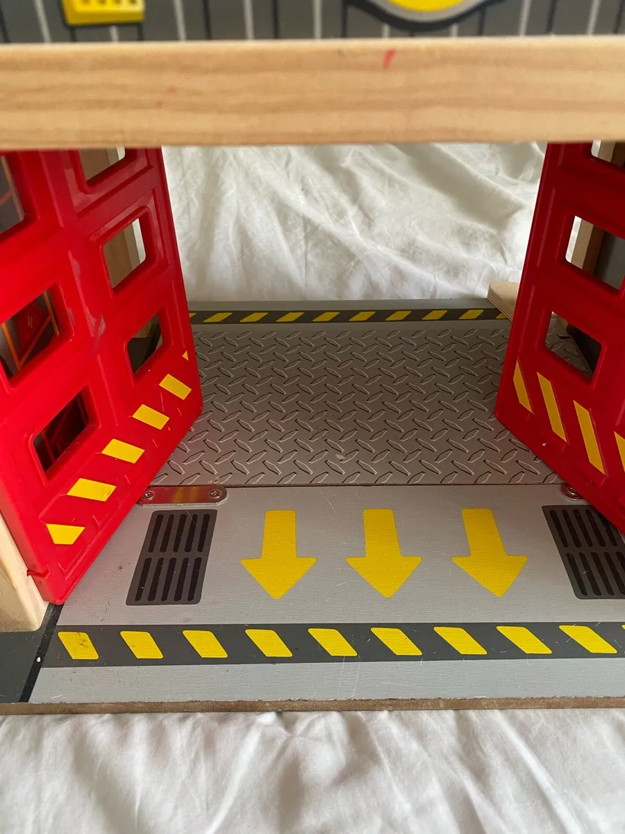 City fire station (Hape) - Image 4