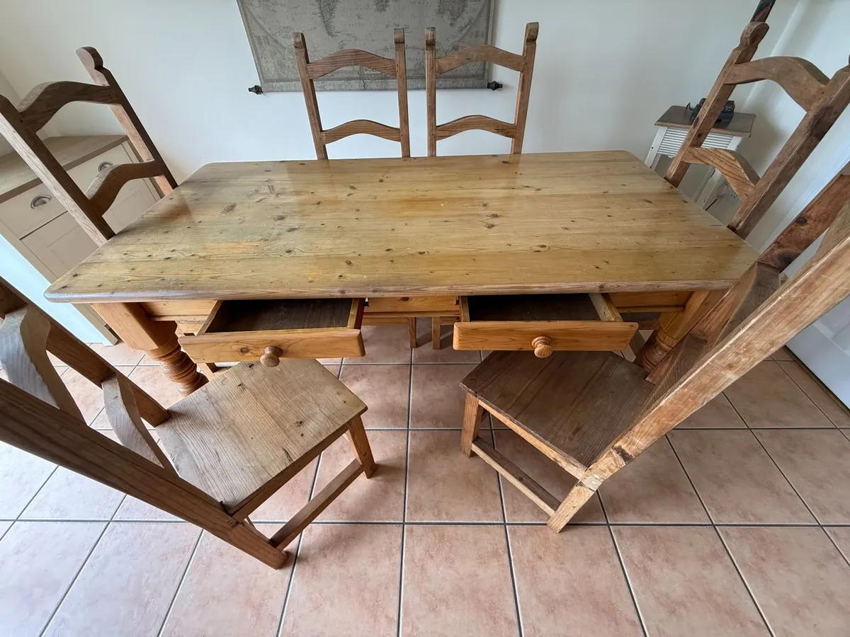 Farmhouse large Dining Table and 6 Chairs - Image 4
