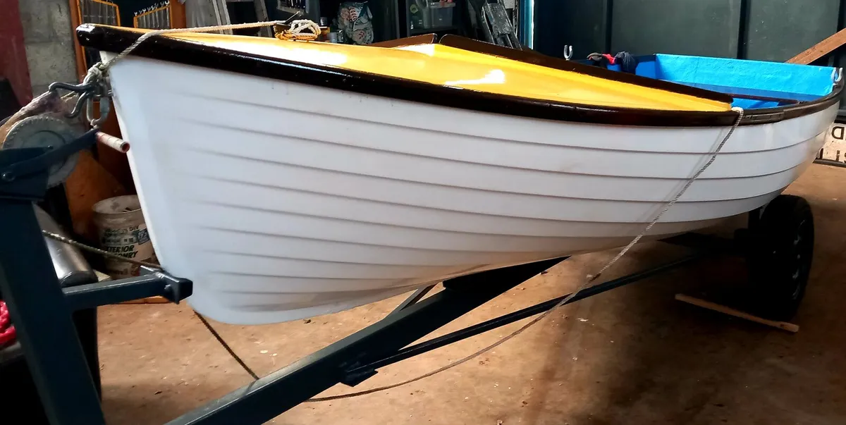 Sea / Lake  boat - Image 1
