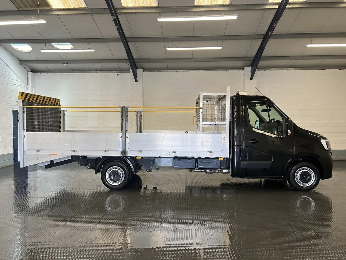 2024 Renault Master Dropside Van - Image 1