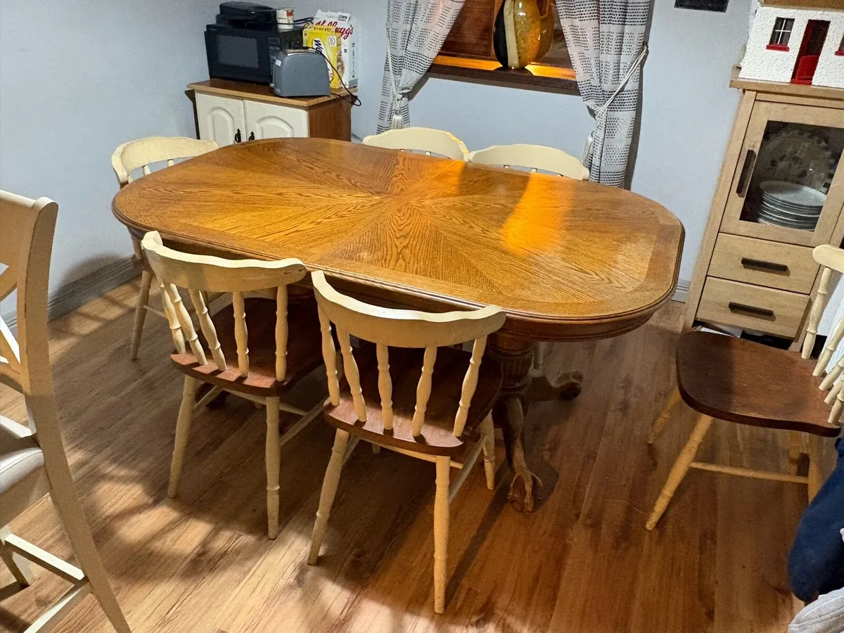 Solid wood table with 6 chairs - Image 1