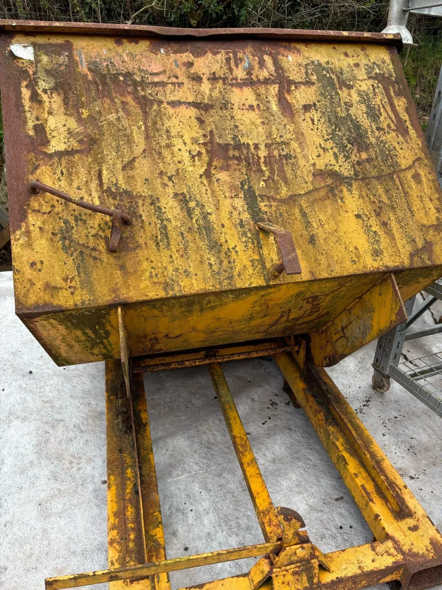 Fork Lift Skip