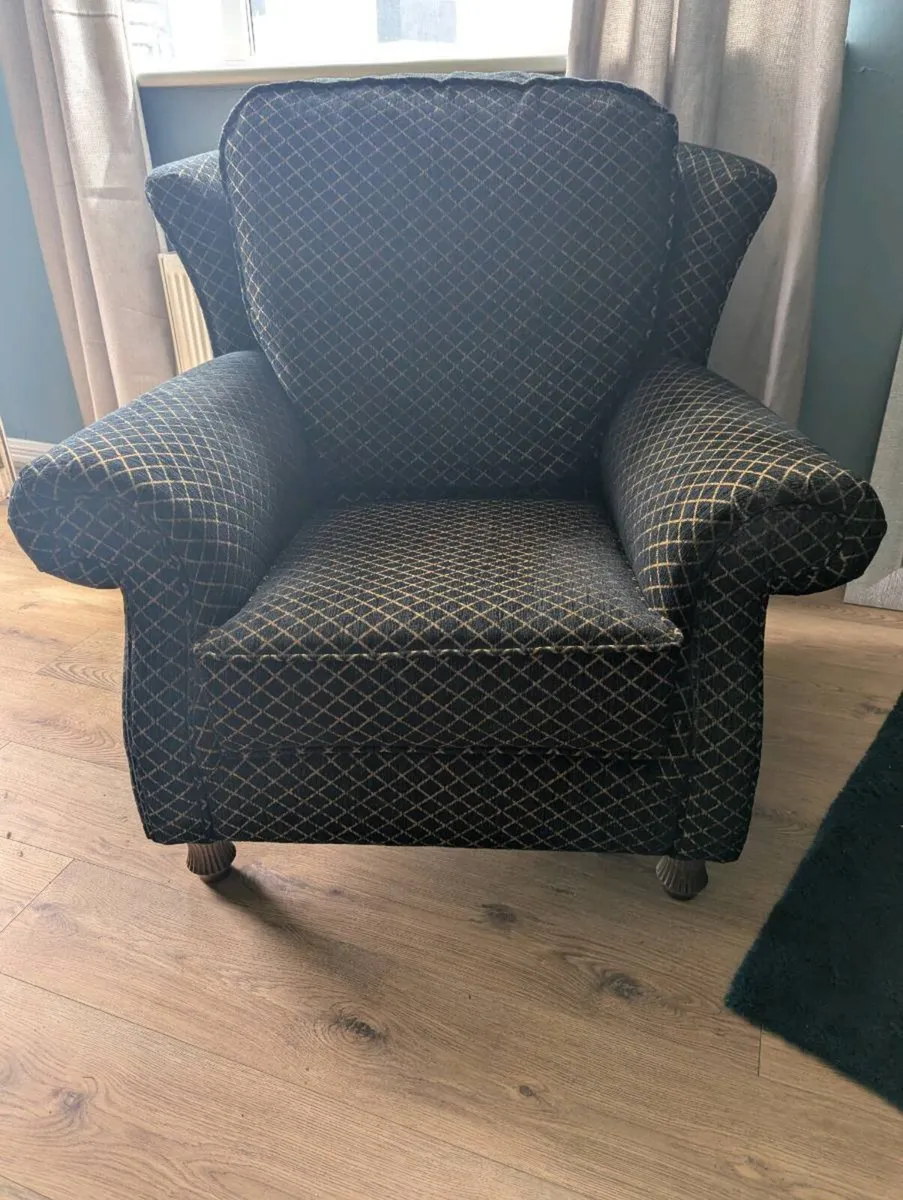 Couch with 2 Arm Chairs - Image 3