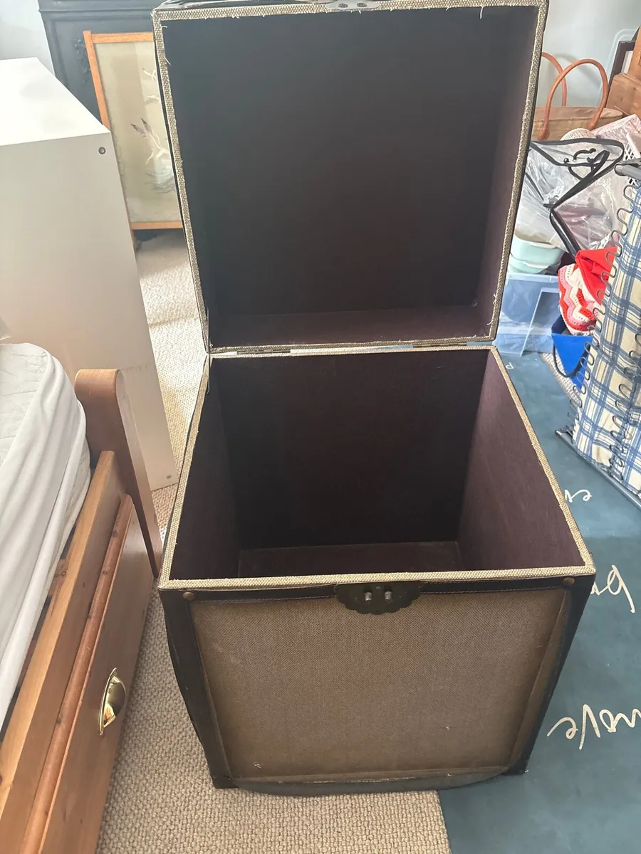 Interesting chest/ trunk - Image 2