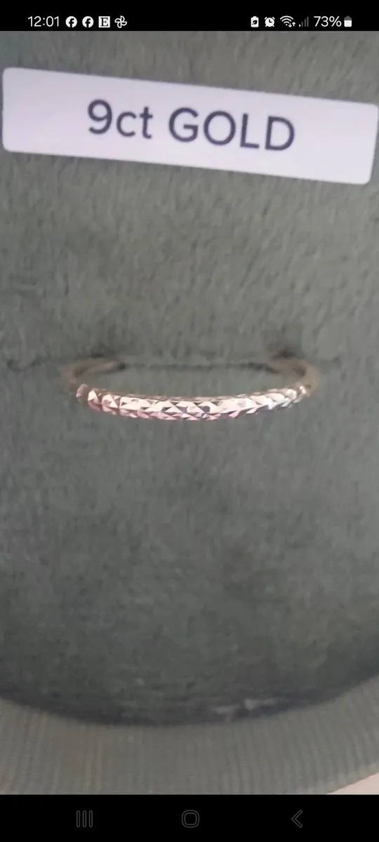Diamond cut 9ct gold ring - Image 1