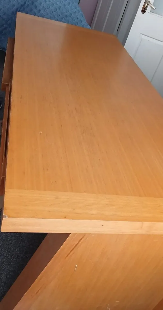office desk - Image 1
