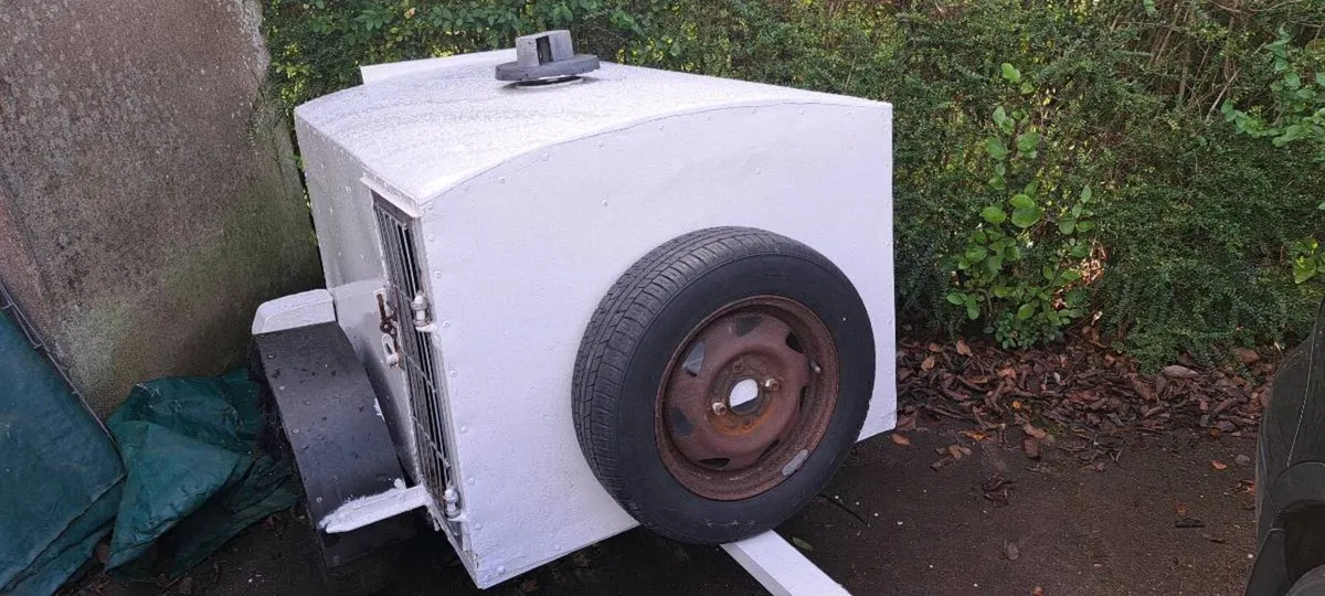 Dog Trailer - Image 1