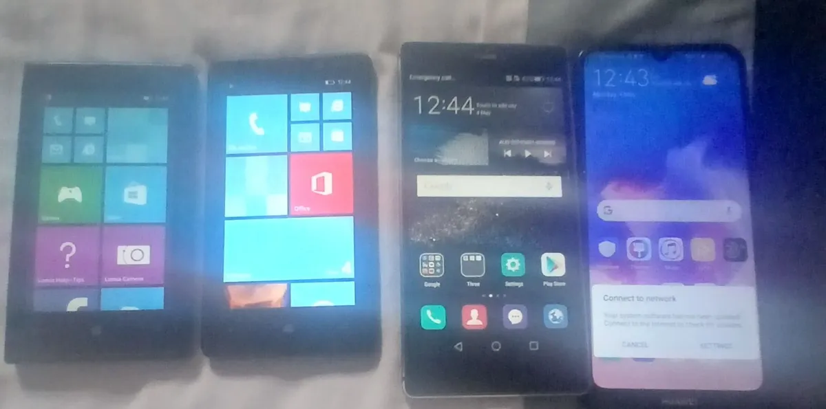 Phones x 4 - Image 4