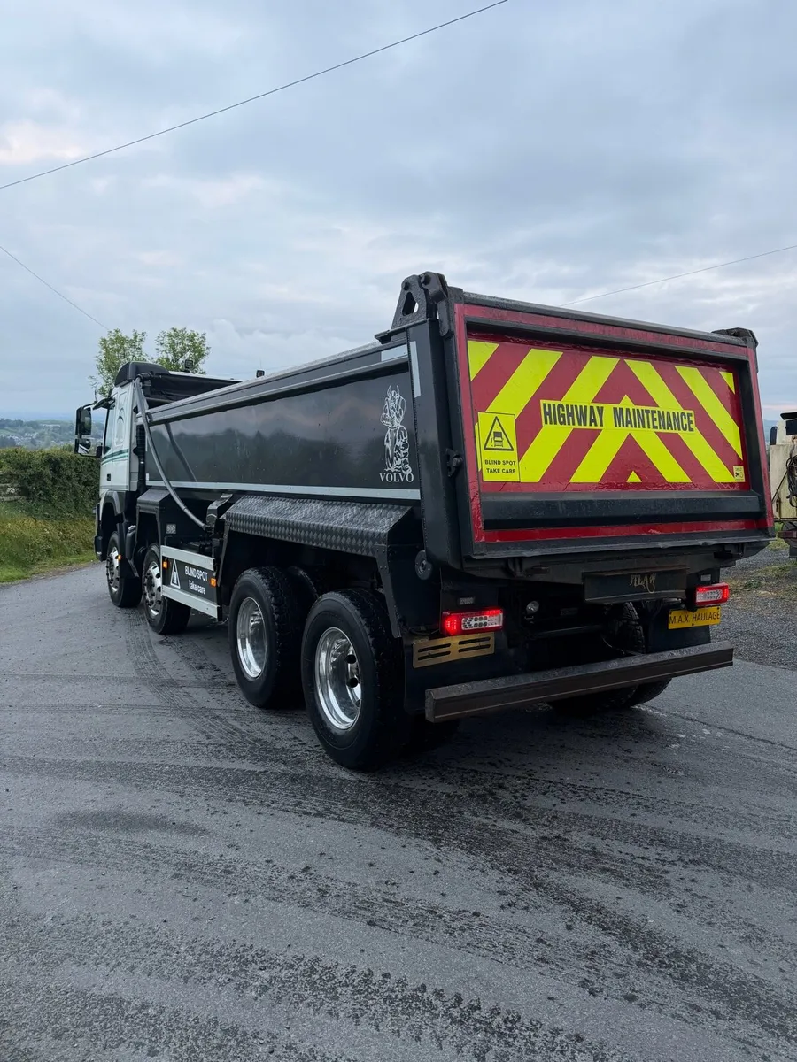 192 Volvo FMX 460 Tipper - Image 4