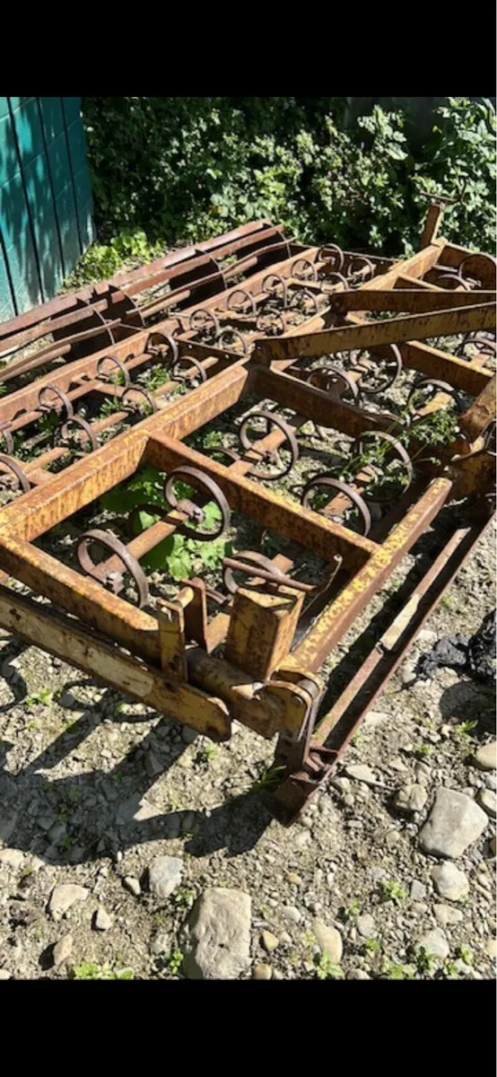 Pig tail harrow . - Image 2