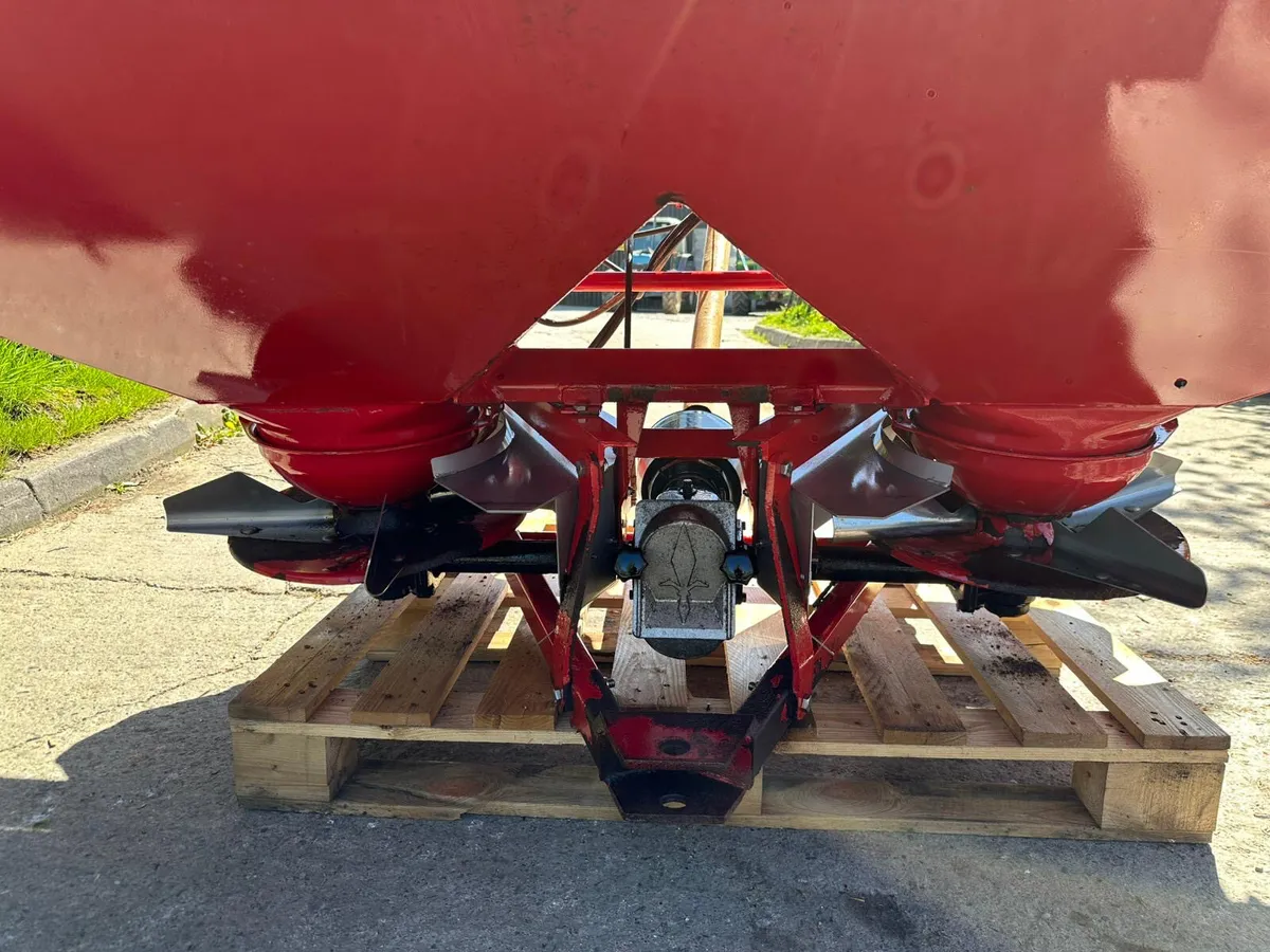 Lely Supabowl Fertilizer Spreader - Image 4