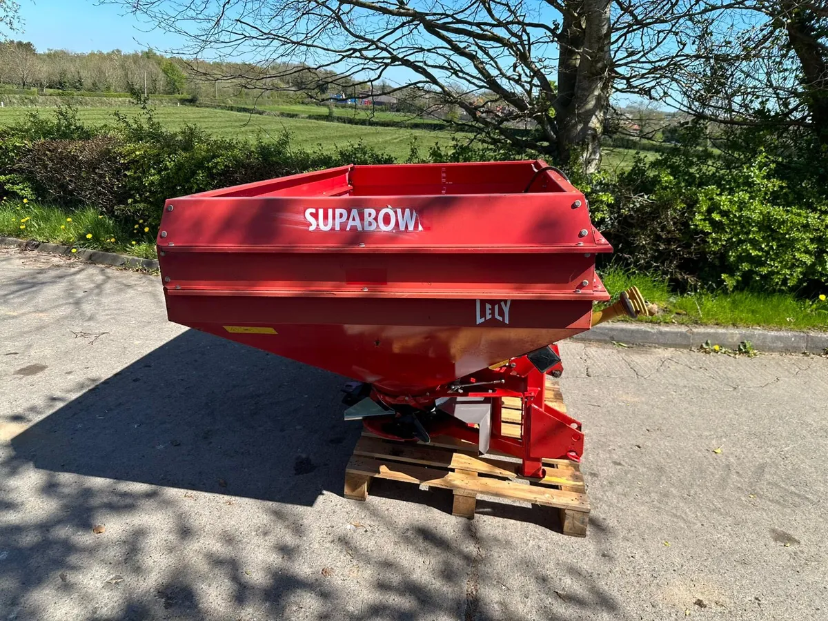 Lely Supabowl Fertilizer Spreader - Image 3