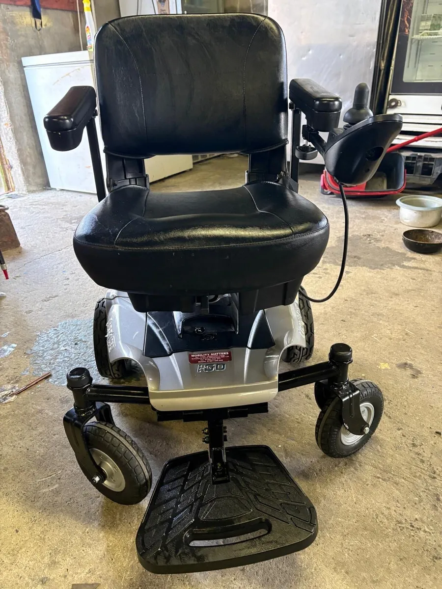 Electric wheelchair - Image 2