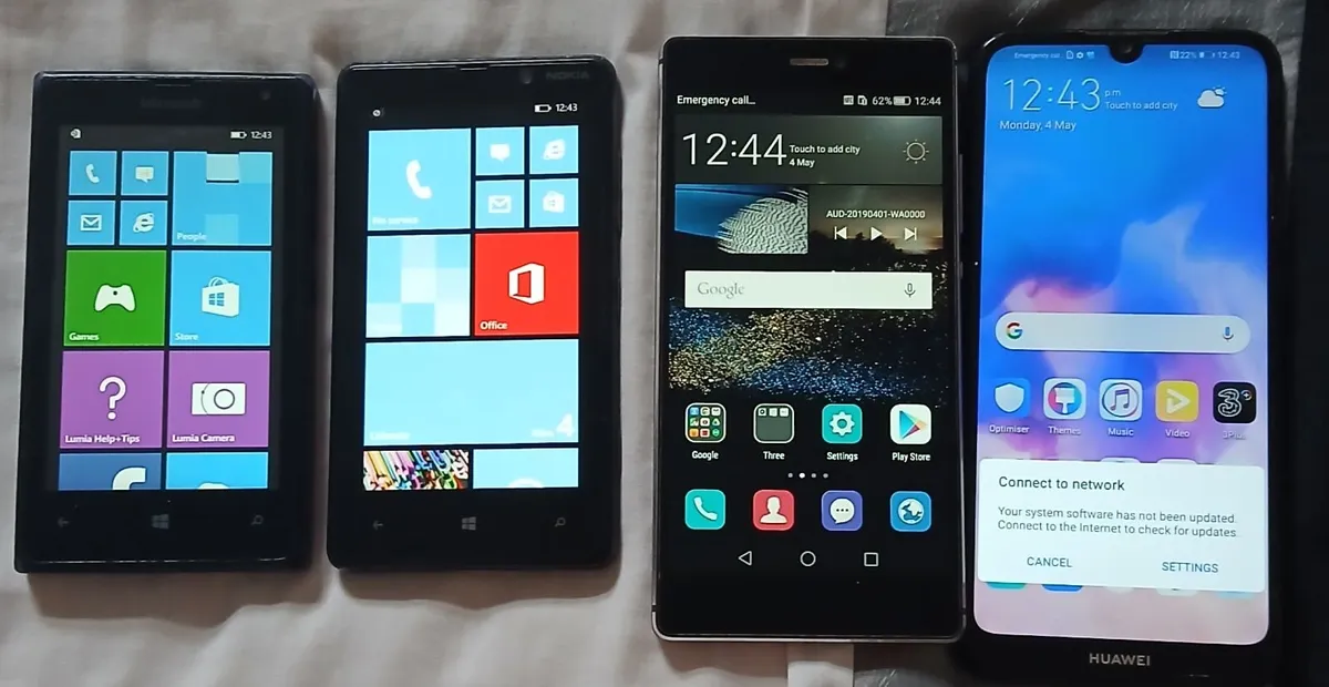 Phones x4 - Image 1