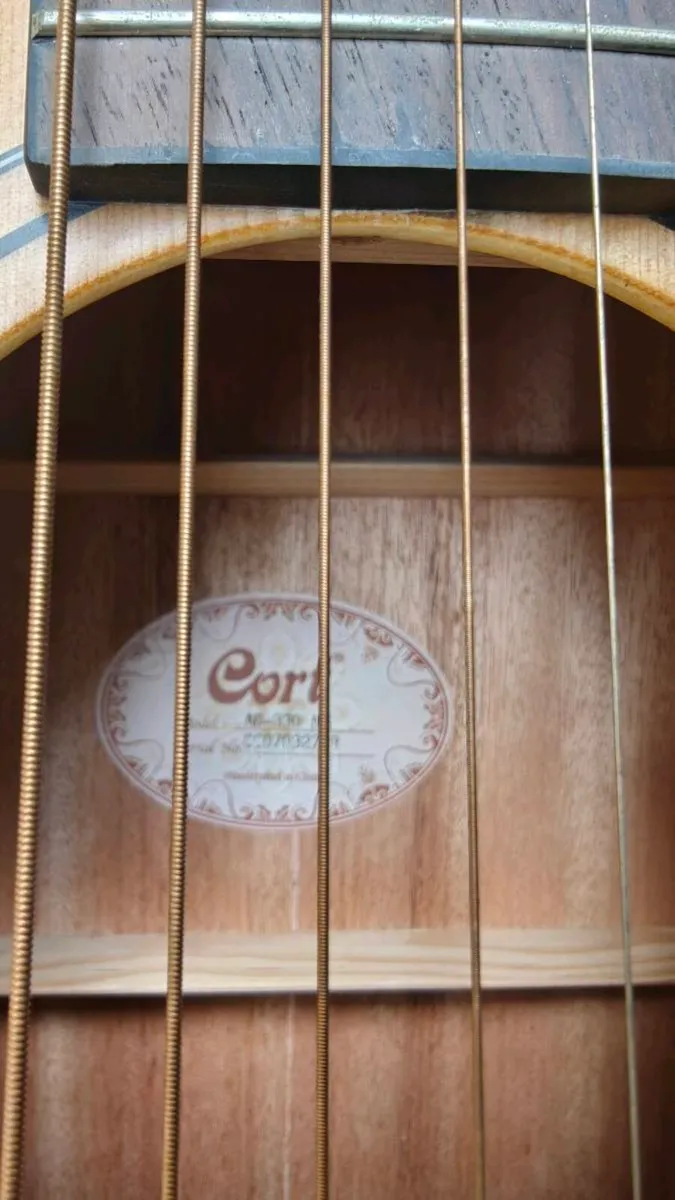 Acoustic guitar - Image 3