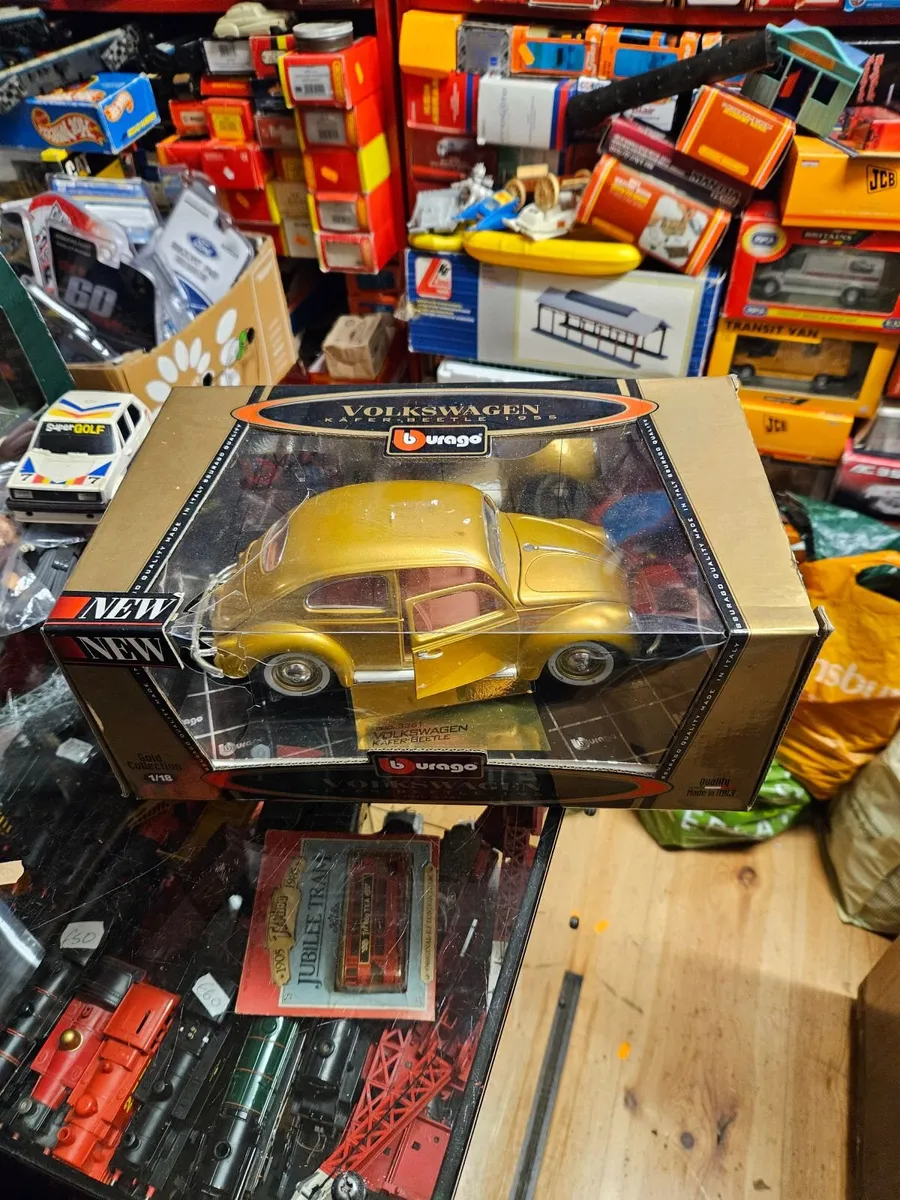Corgi Burago VW Beetle 1.18 - Image 1