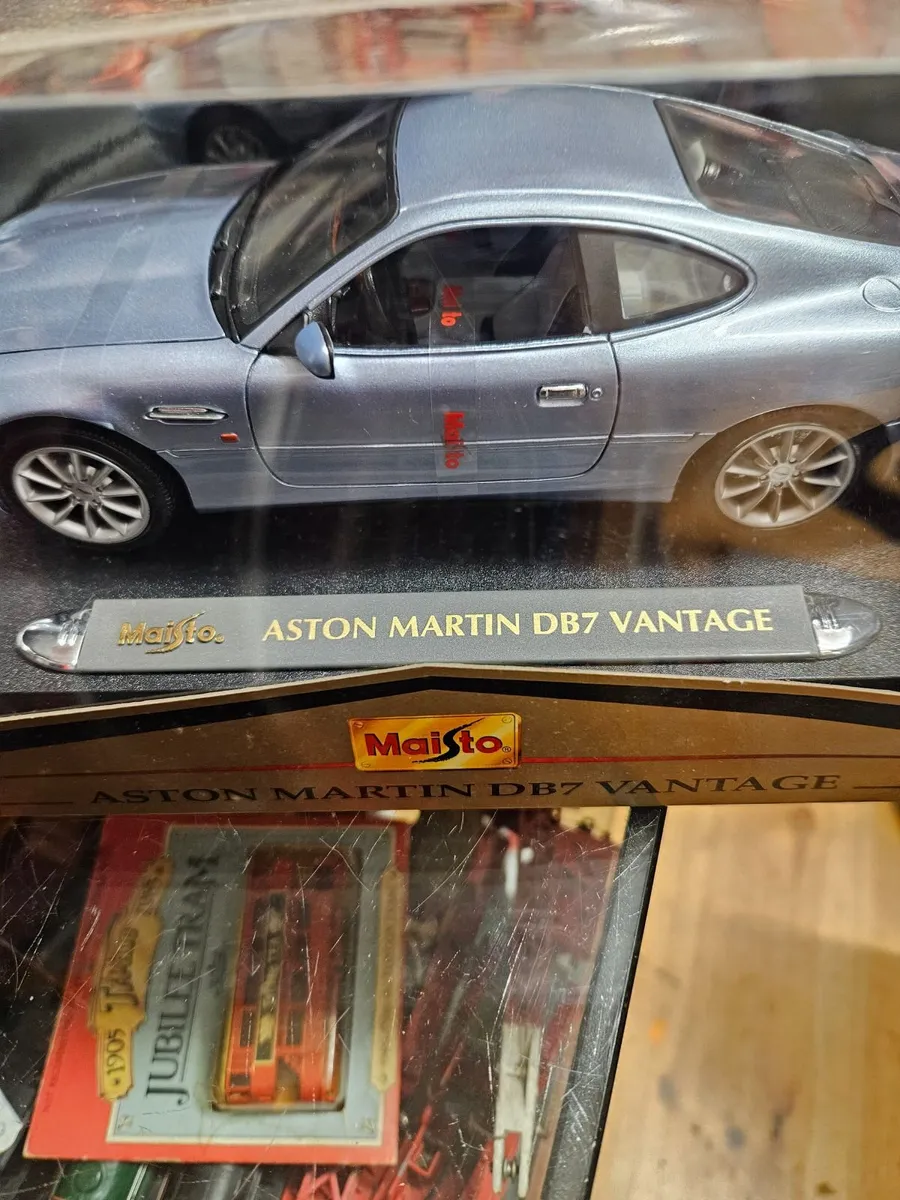 Corgi Maisto Aston Martin - Image 4