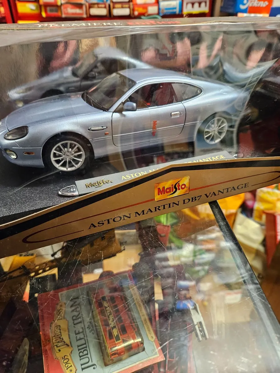 Corgi Maisto Aston Martin - Image 2