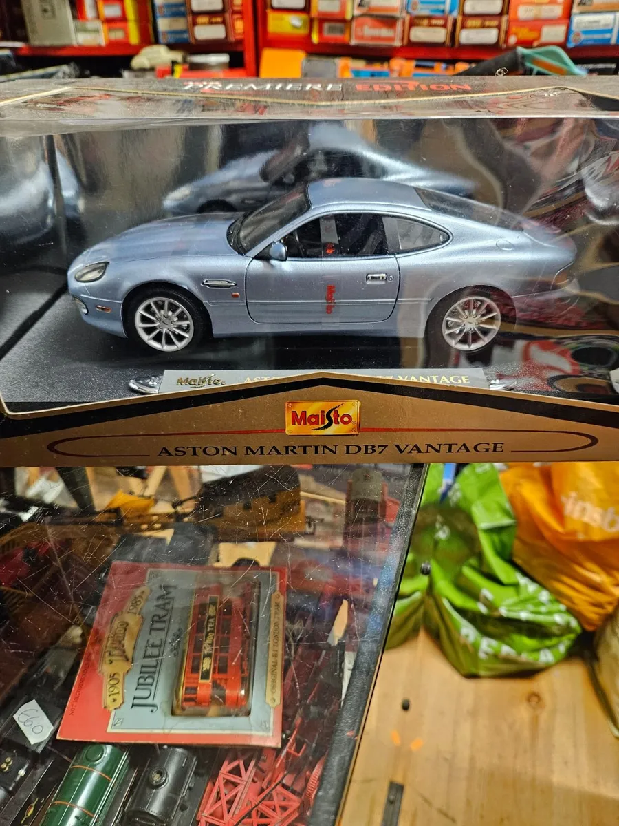Corgi Maisto Aston Martin - Image 3
