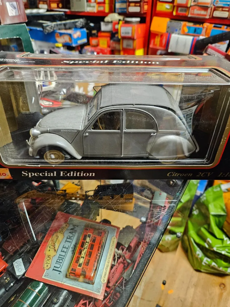 Corgi Maisto Citroën 2CV 1.18 - Image 2