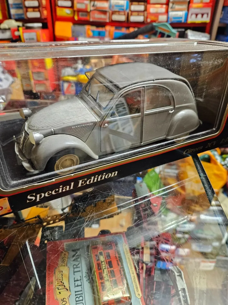 Corgi Maisto Citroën 2CV 1.18 - Image 3