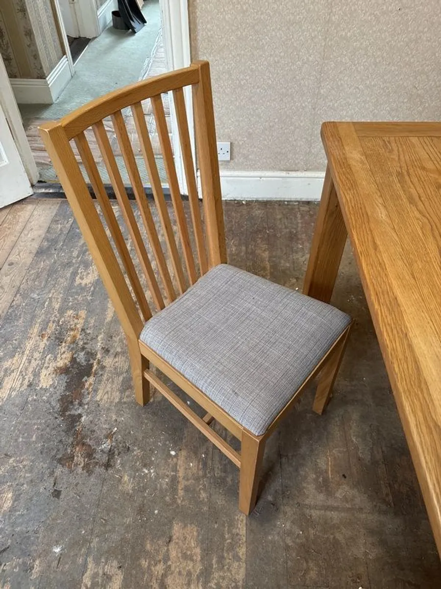 oak table and 4 chairs - Image 2