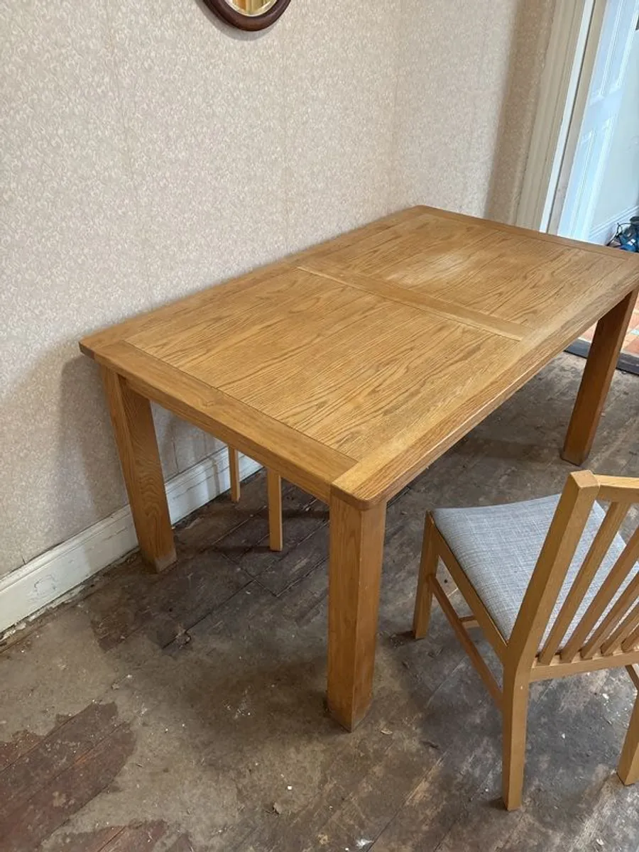 oak table and 4 chairs - Image 3