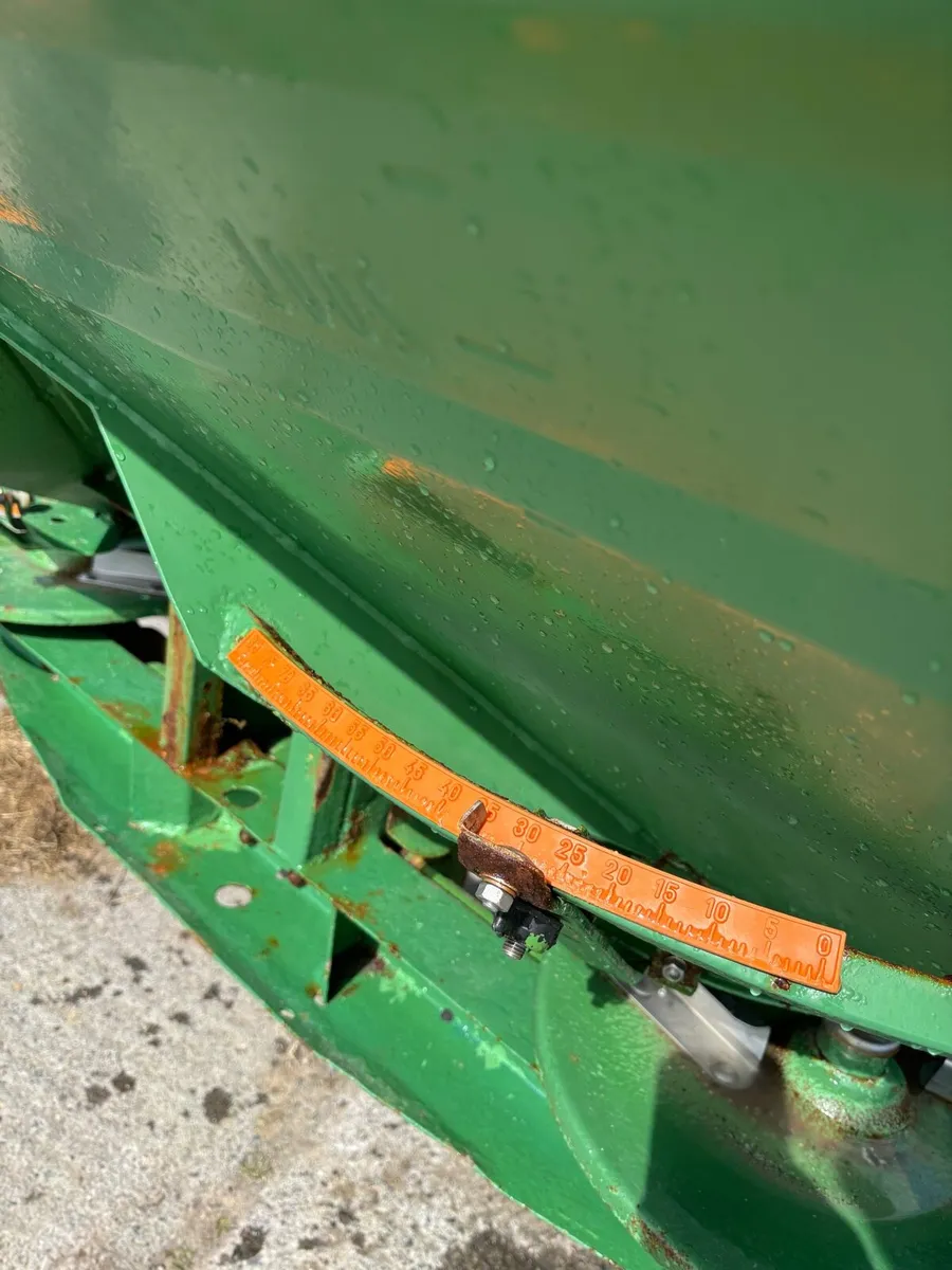 Amazone Fertilizer Spreader - Image 4