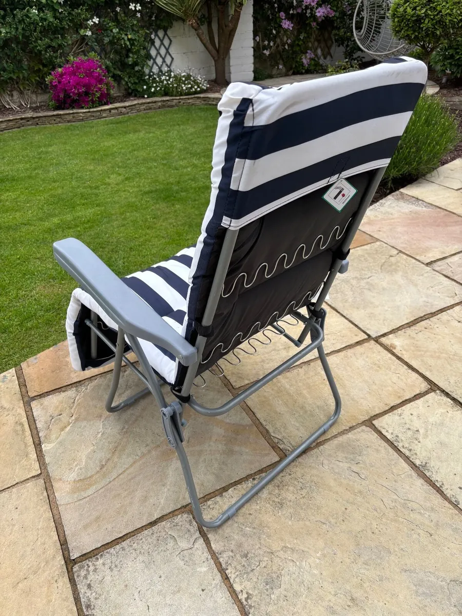 2 x Reclining Garden Chairs - Image 2