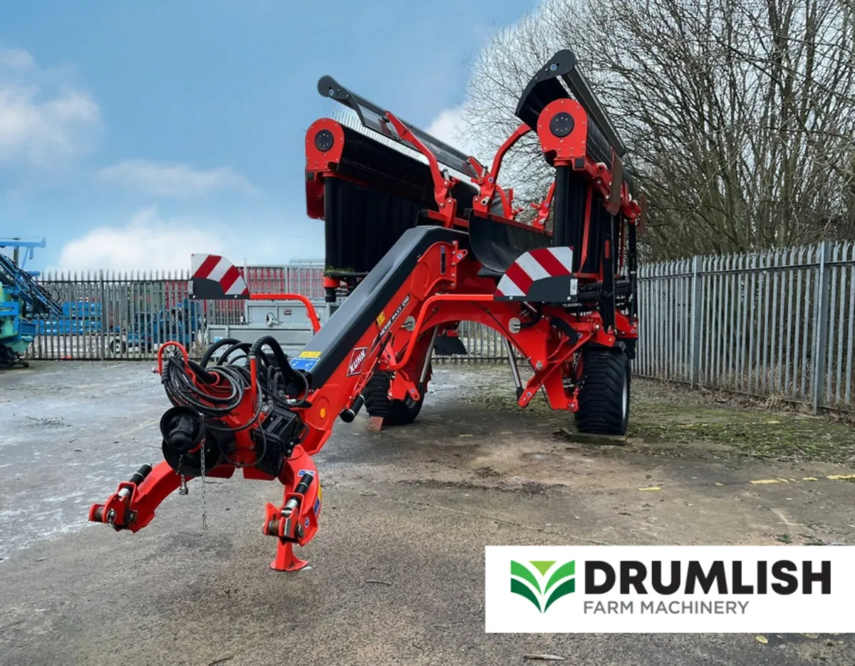 EX-DEMO Kuhn Merge Maxx 1090 (For Sale) - Image 1