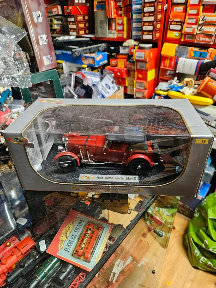 Corgi Signature Models Aston Martin 1.18 - Image 1