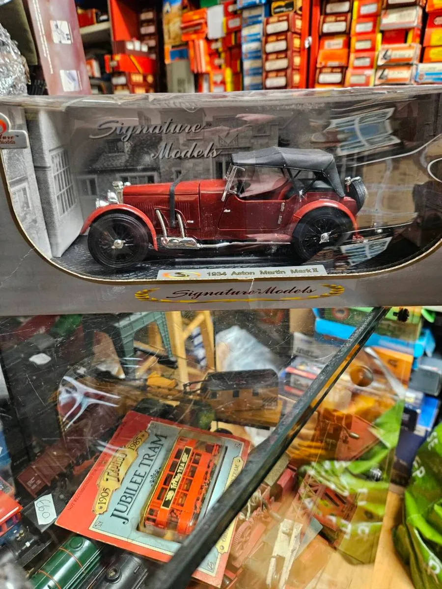 Corgi Signature Models Aston Martin 1.18 - Image 3
