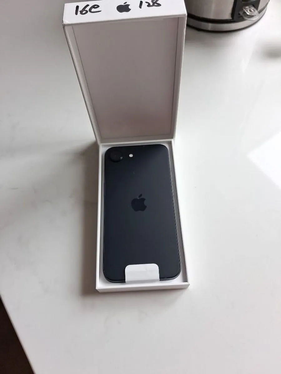 iPhone 16e 128 gb - Image 4