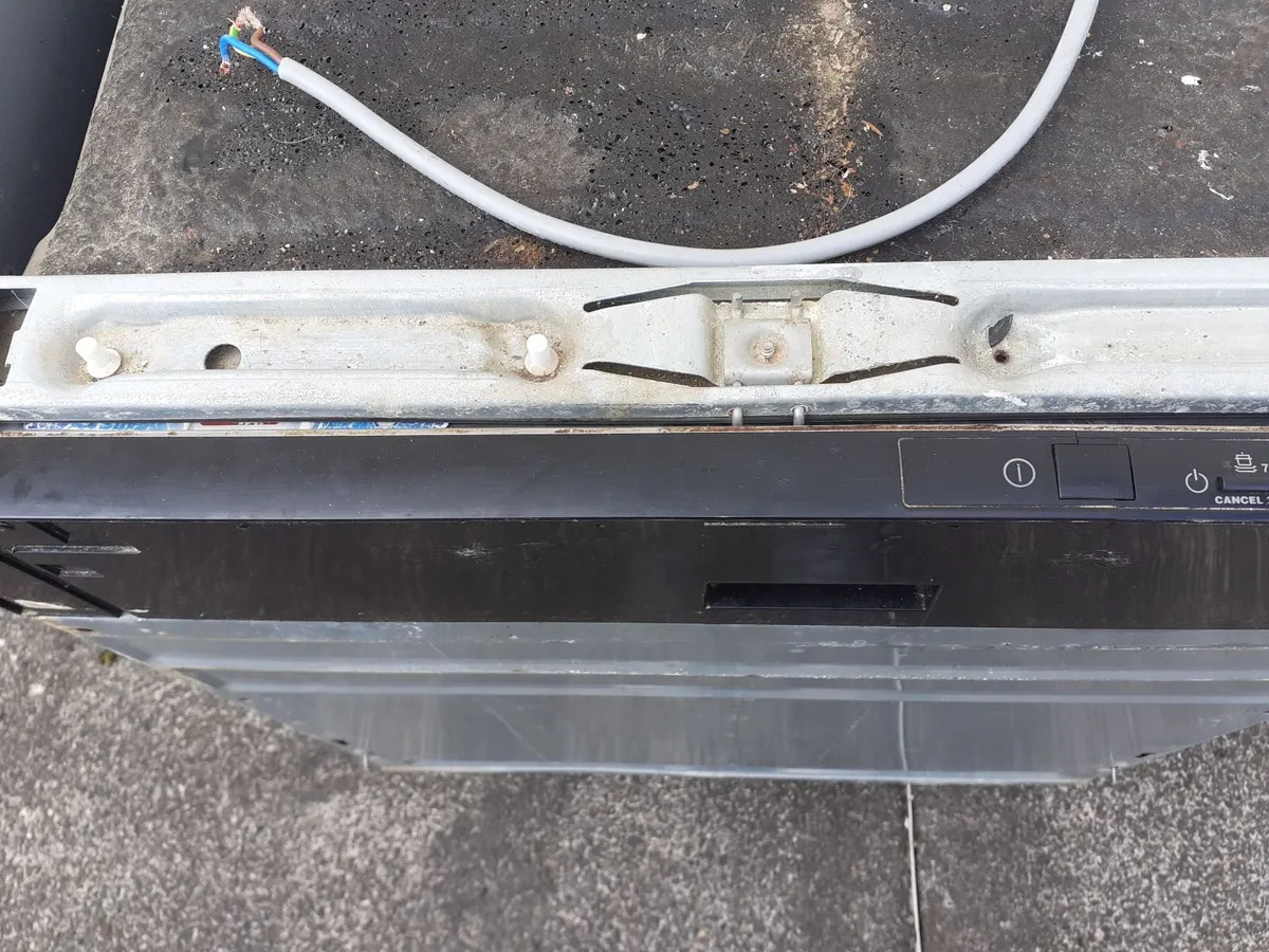 Dishwasher for parts €20 - Image 3