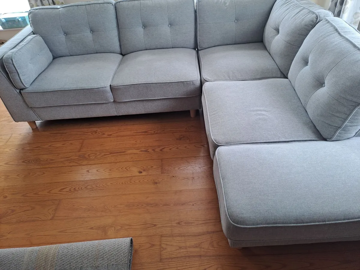 Corner couch - Image 3
