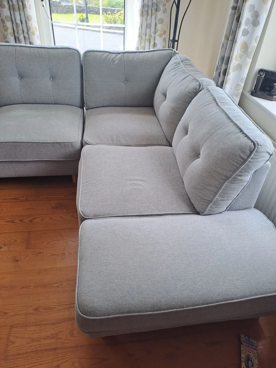 Corner couch - Image 2