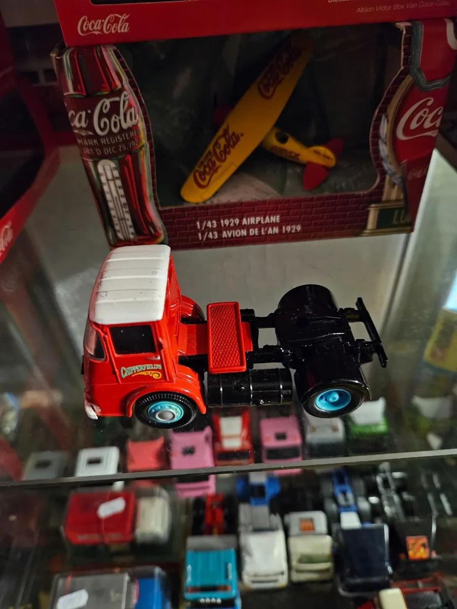 Corgi Chipperfields Circus Truck - Image 1