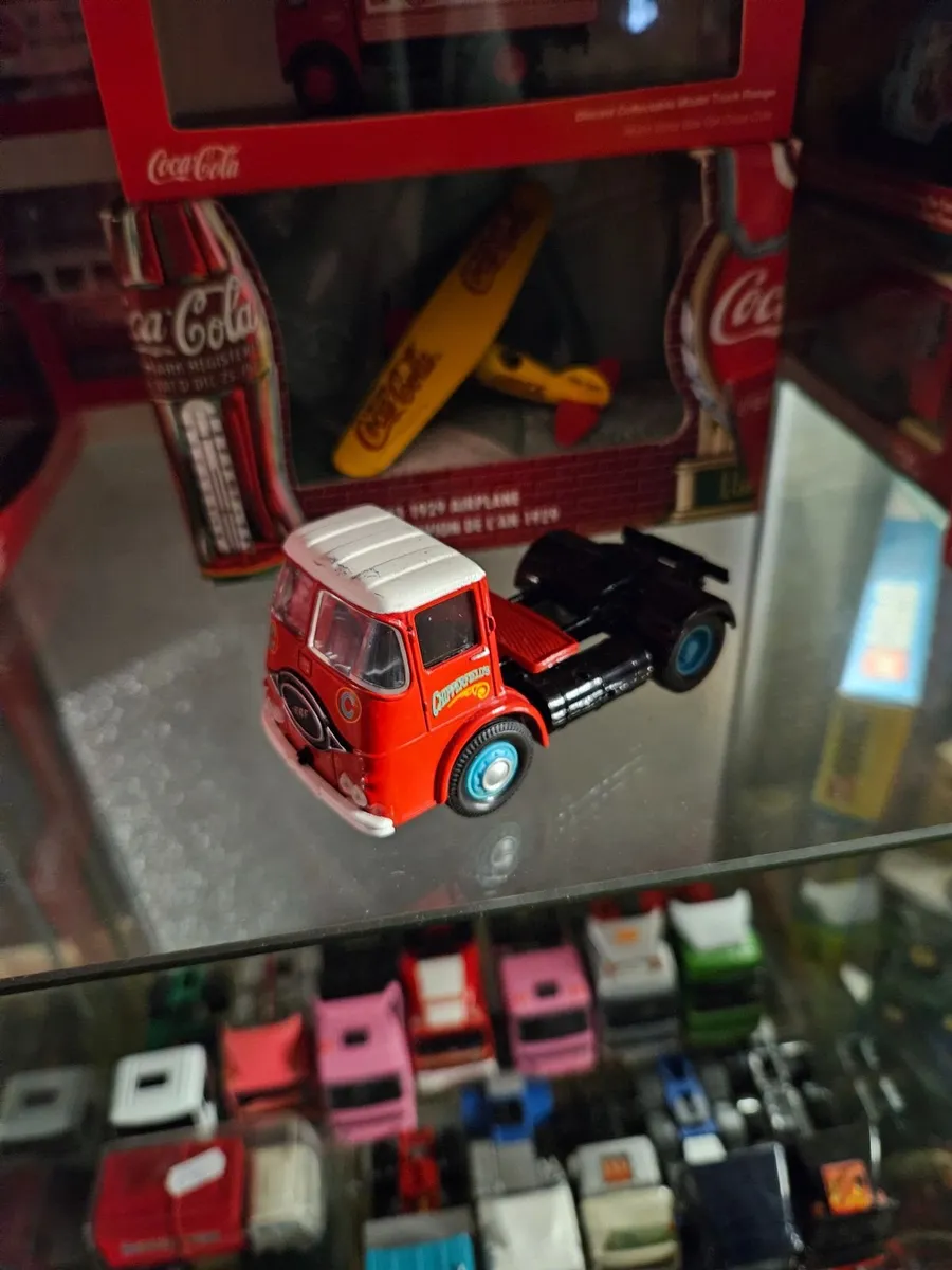 Corgi Chipperfields Circus Truck - Image 2