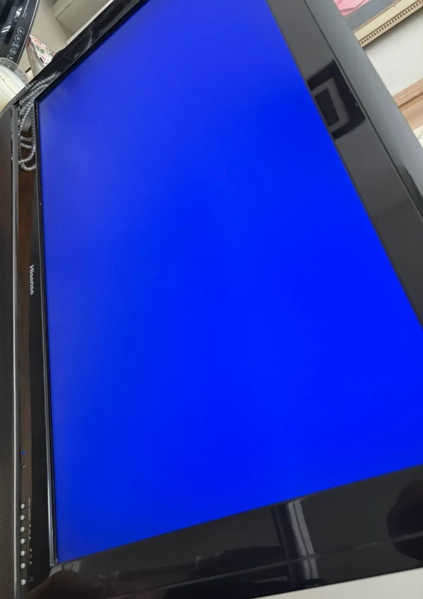 Hisense 81cm (32-inch) LCD Colour TV, - Image 2