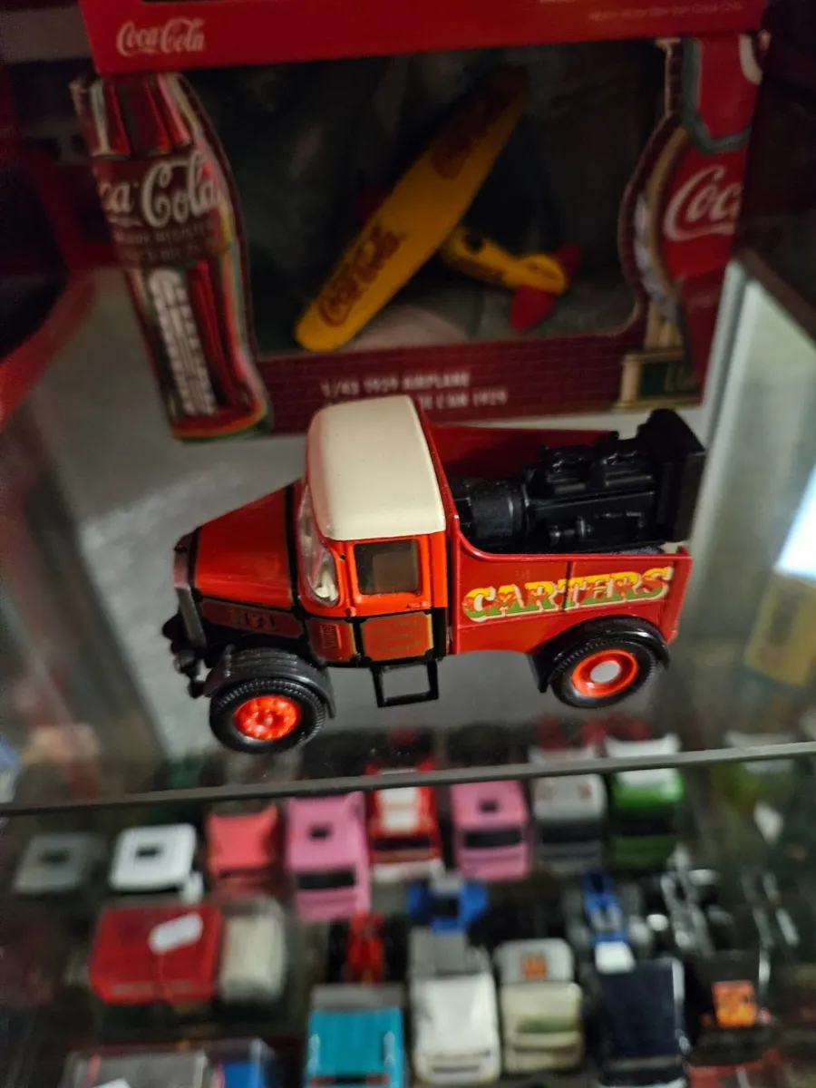 Corgi Circus Fair Ground Showmans Range Truck