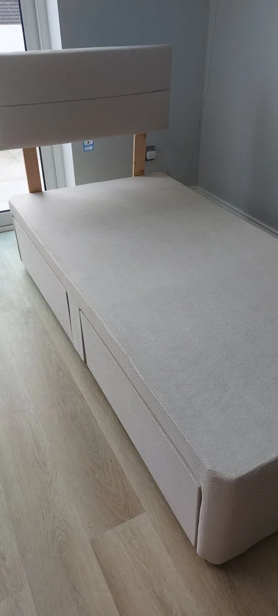 Single divan bed base with matching  headboard - Image 2